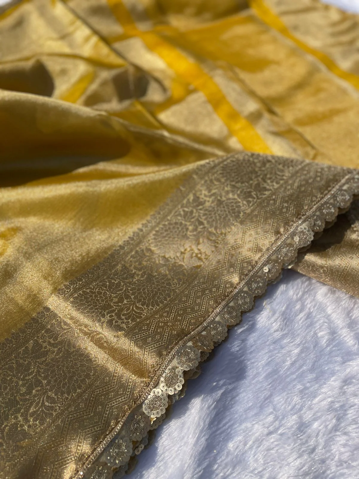 Latest Partywear Yellow Color Banarasi Tissue Silk Jacquard n Lace Work Fancy Designer Saree - Image 3